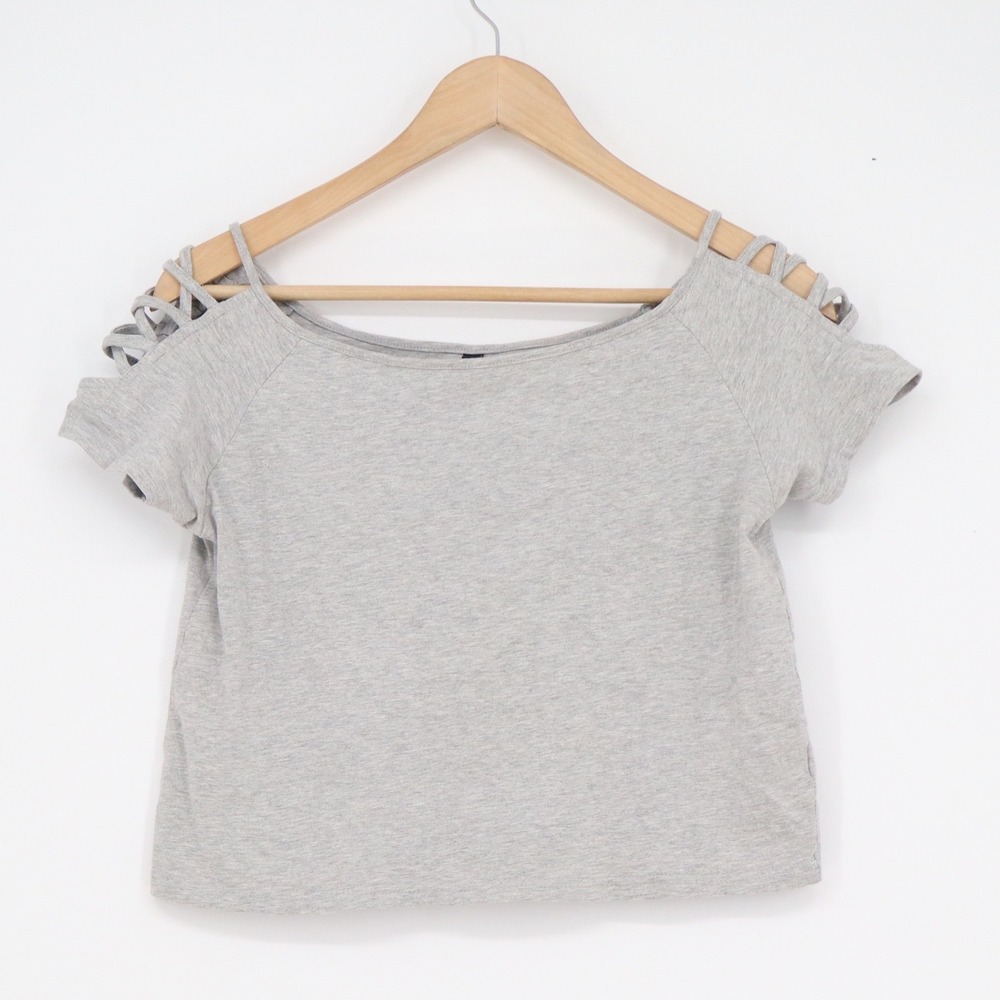 Rio Gray Caged Shoulder Crop Top XS Boat Neck Lattice Sleeve Short Sleeve Tee